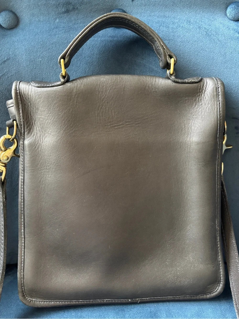 COACH Vintage Coach Station Bag Black crossbody bag